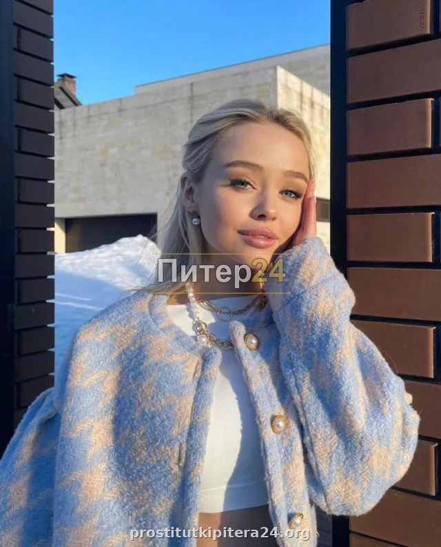 Надежда — проститутка у метро Международная