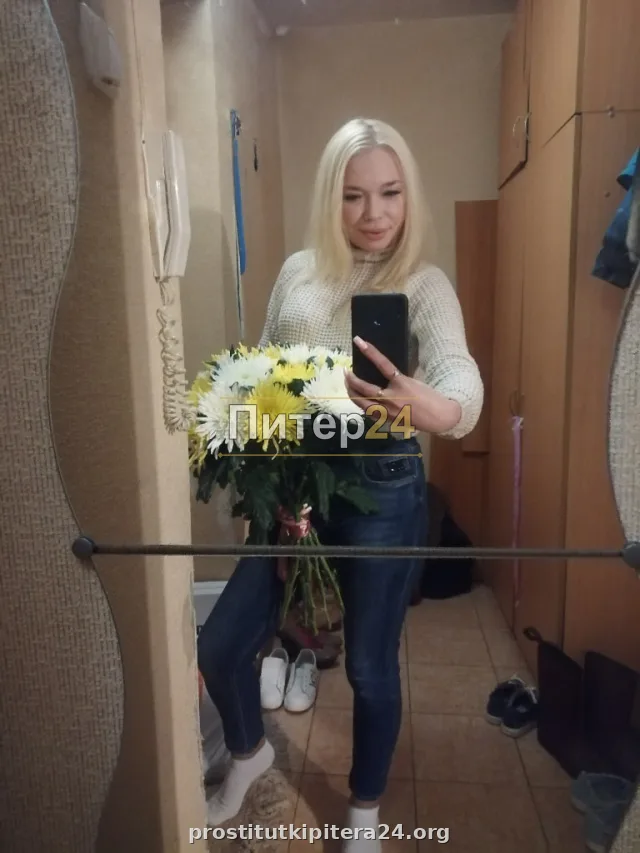 Лада — проститутка у метро Елизаровская