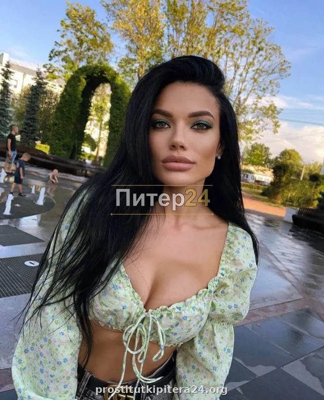 Лариса — проститутка у метро Гостиный двор